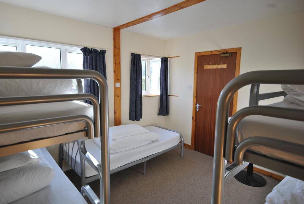Saucy Mary'S Hostel Kyleakin Room photo